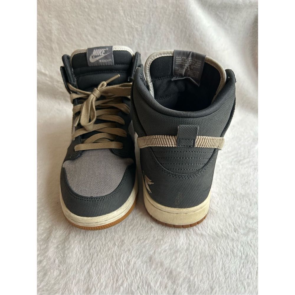 Nike Dunks comfort premium shoes swoosh sporting club grey size 8